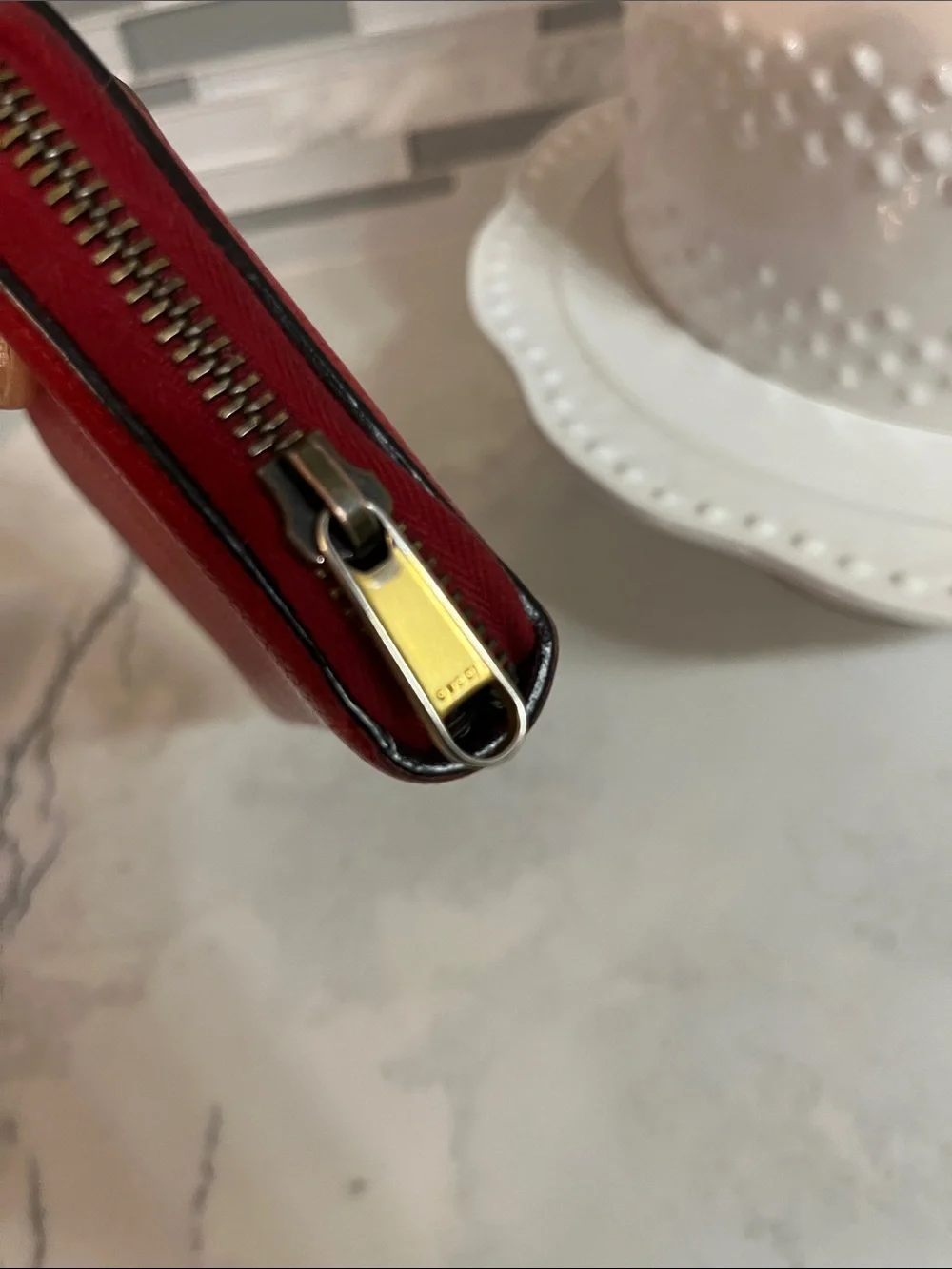 Gucci Red Leather Zip Wallet with Green & Gold Logo - Picture 6 of 10